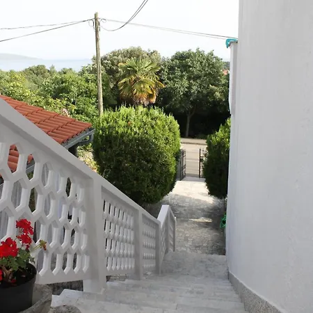 Serene Sea View Krk With Balcony - Two Bedroom With Sea View And Balcony Апартаменты Крк